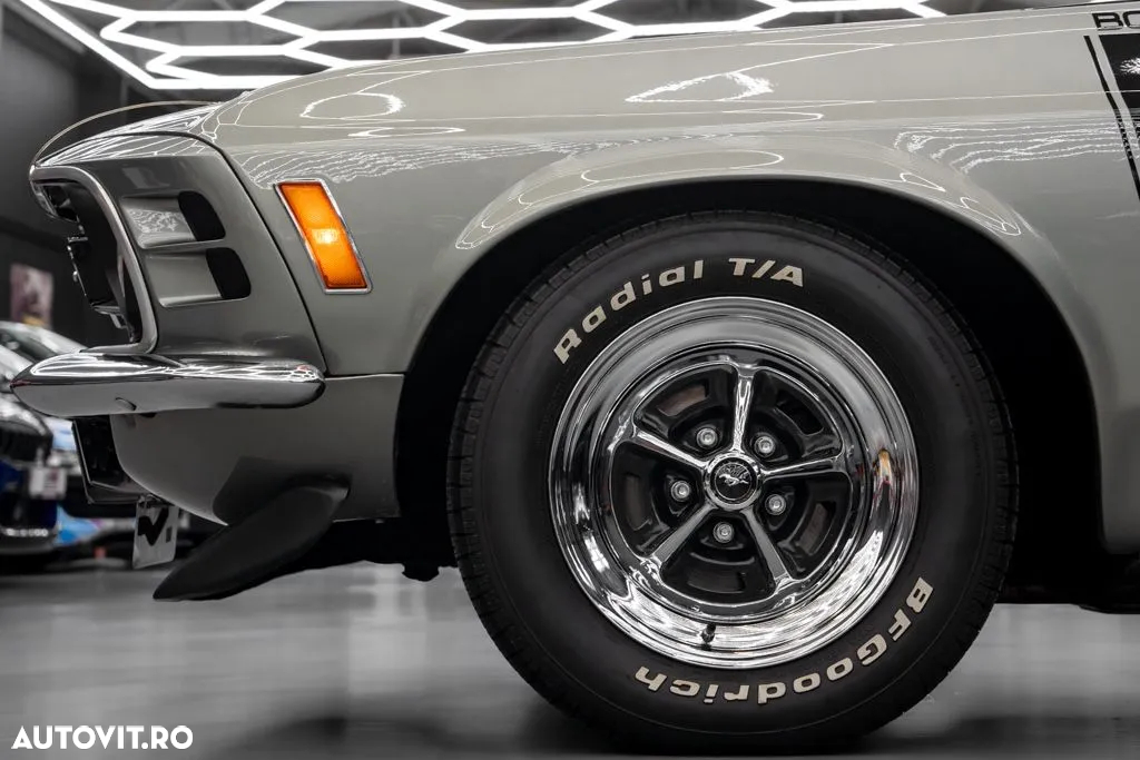 Ford Mustang - 11