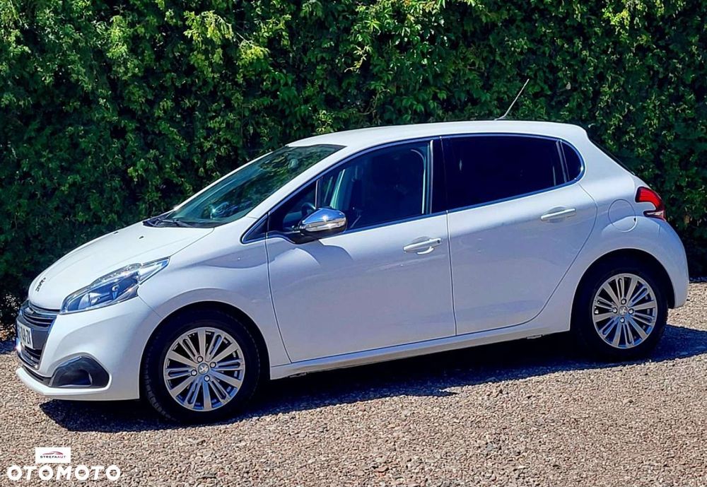 Peugeot 208 - 14