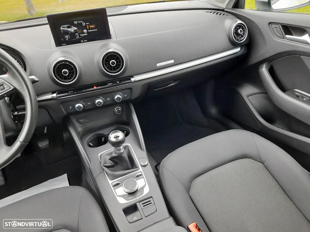 Audi A3 Sportback 1.6 TDI Attraction Ultra - 12