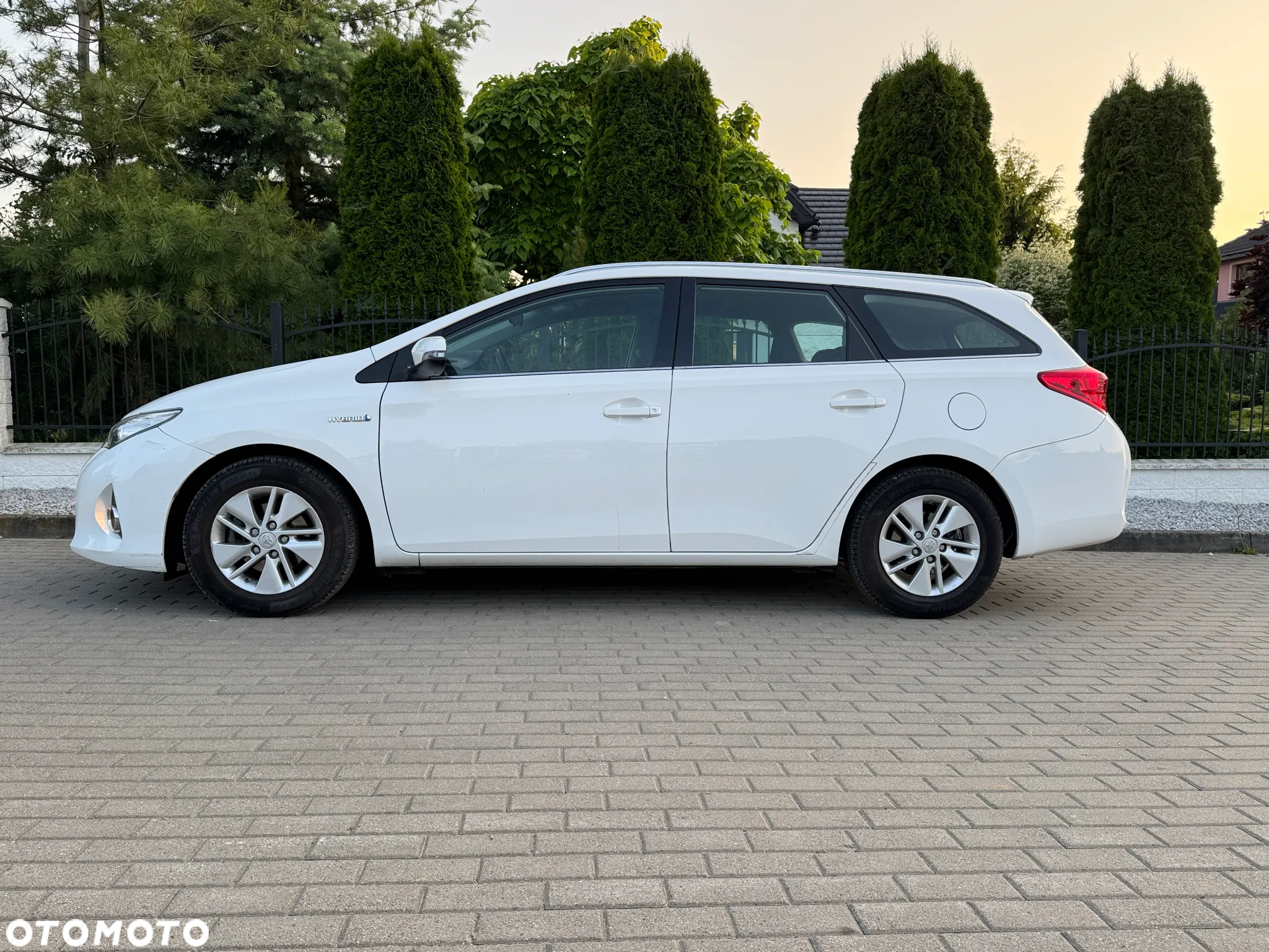 Toyota Auris 1.8 VVT-i Hybrid Automatik Comfort - 2