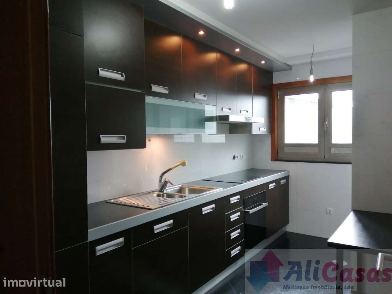 Excelente T3 C/Suite- Garagem e arrumos - Grande imagem: 2/30