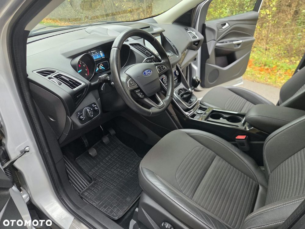Ford Kuga 1.5 EcoBoost 2x4 Business Edition - 17