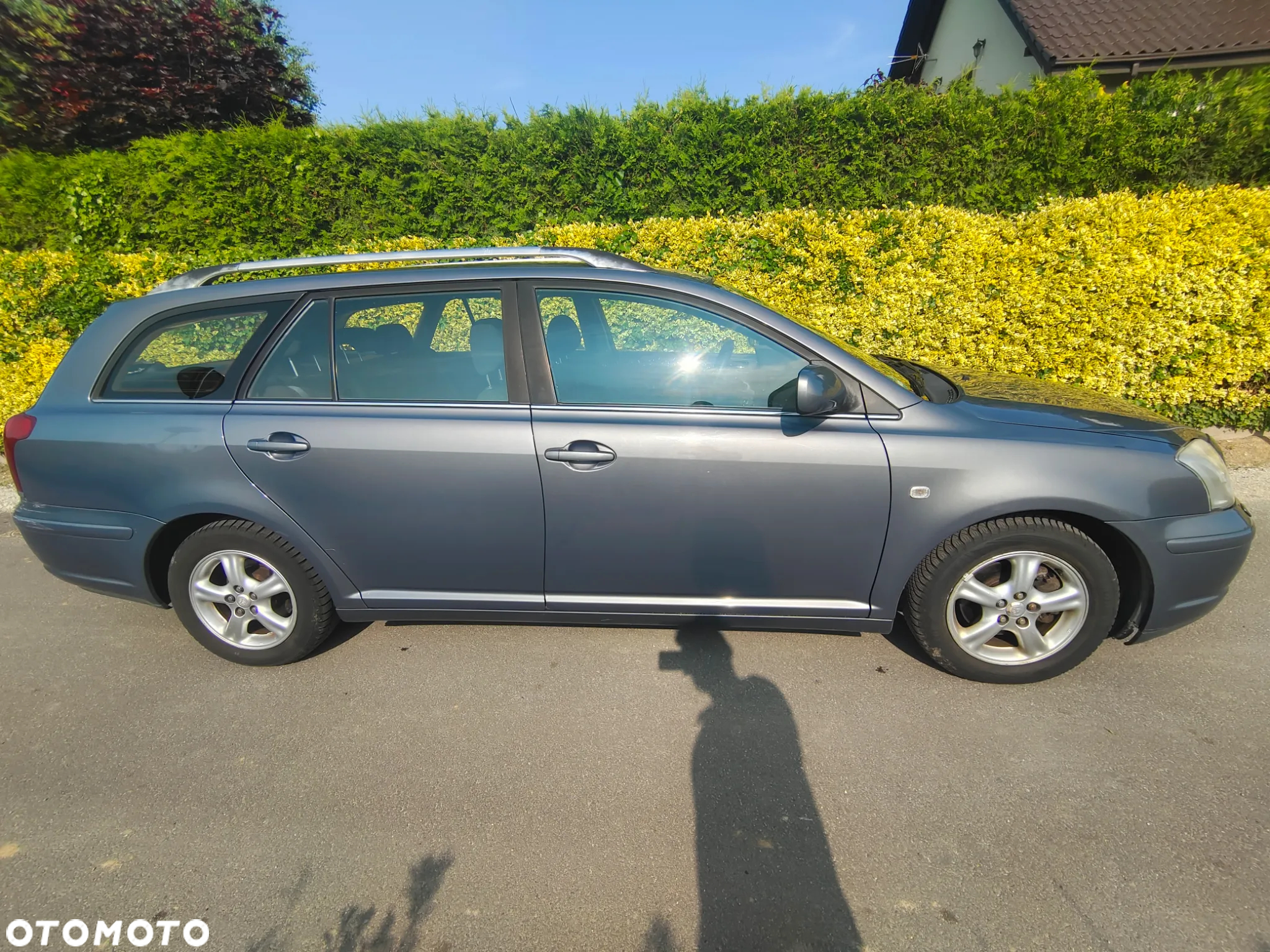 Toyota Avensis 1.8 VVT-i Combi Sol - 2