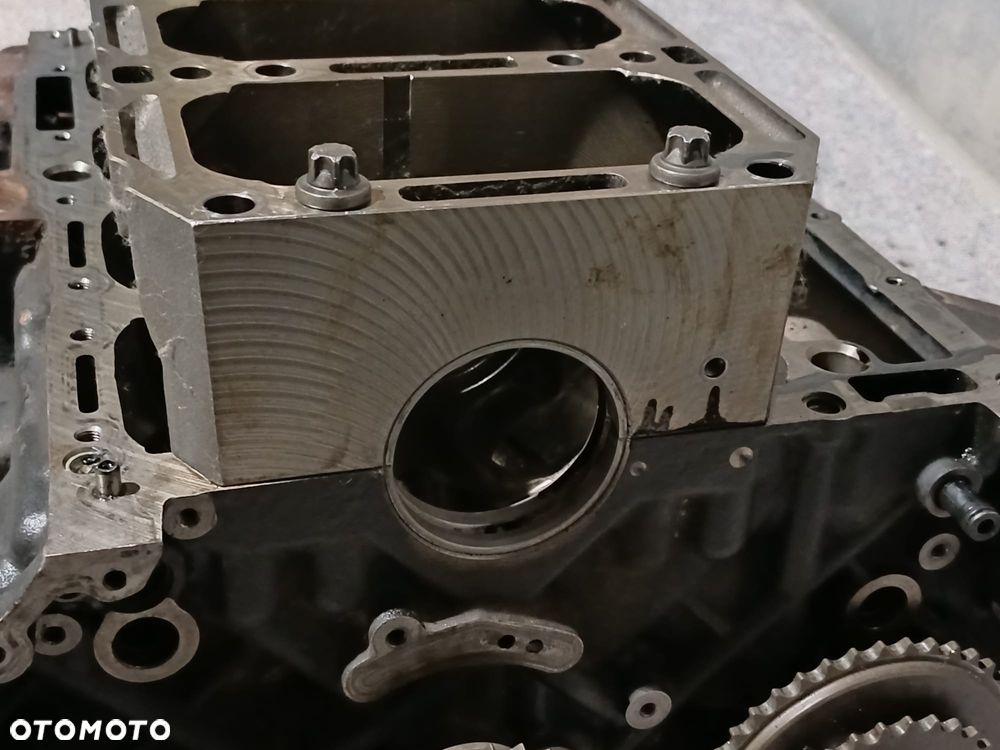 NR 77 Blok Silnika do Audi A8 D3 4,2TDI 057103021AA - 11