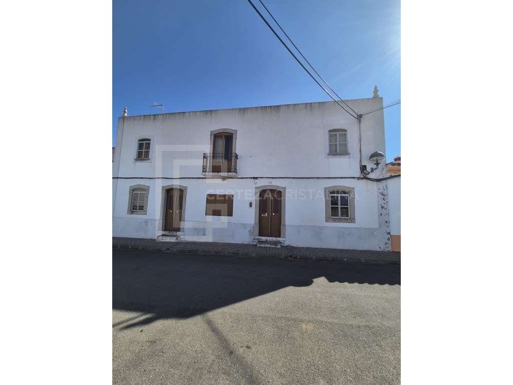 UMA CASA COM HISTÓRIA, À ESPERA DE UM NOVO CAPÍTULO - Grande imagem: 2/29