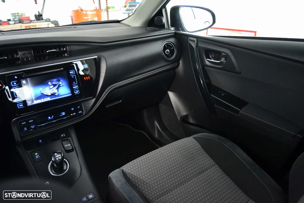 Toyota Auris 1.8 HSD Active - 14