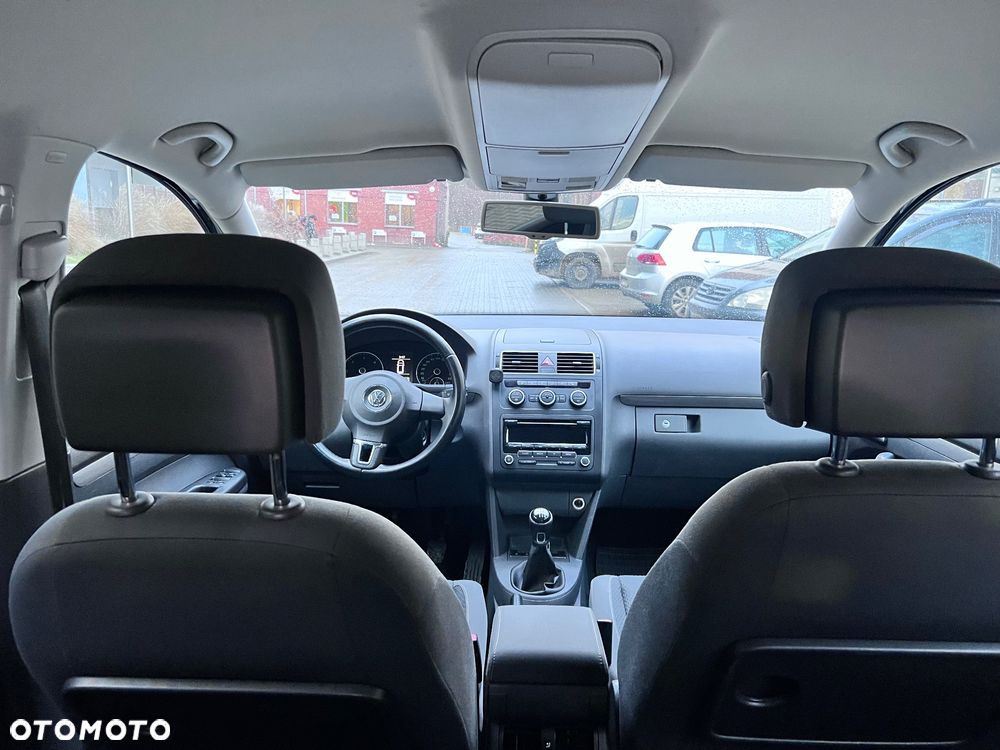 Volkswagen Touran - 27