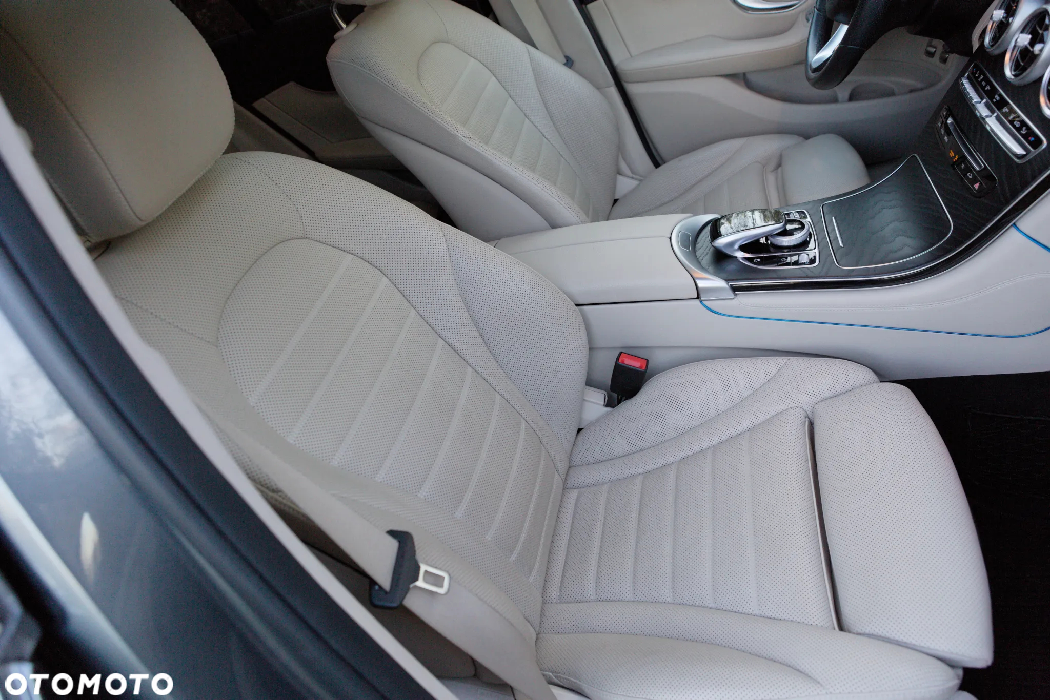 Mercedes-Benz GLC 350 e 4Matic 7G-TRONIC - 38