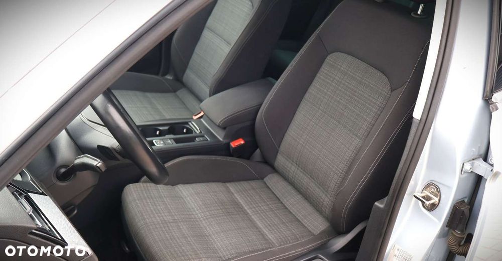 Volkswagen Passat - 14