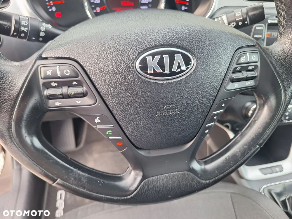 Kia Ceed 1.4 CVVT Fifa World Cup Edition - 22