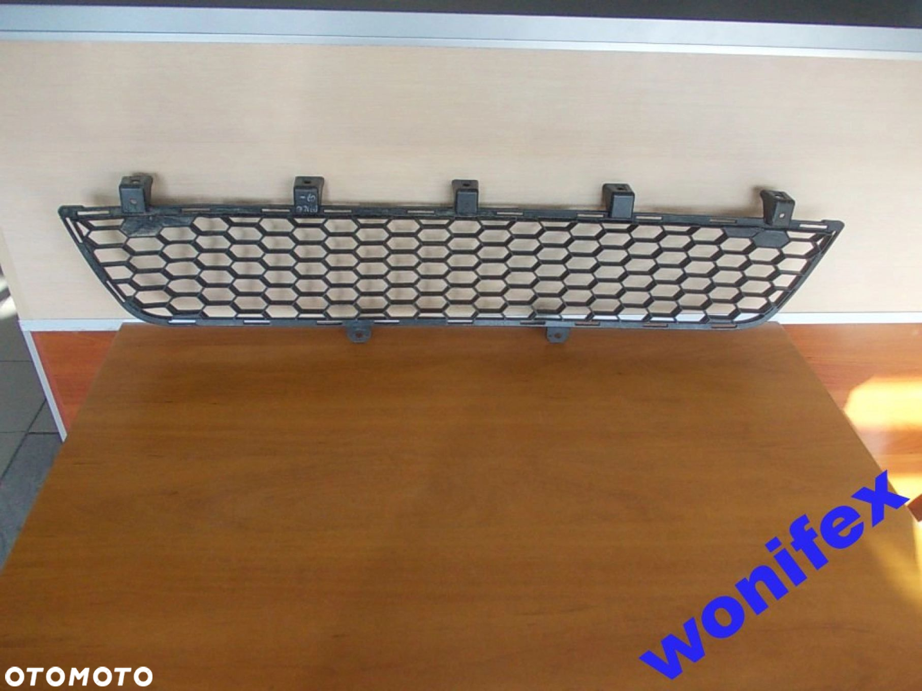 ATRAPA KRATKA W ZDERZAK MITSUBISHI PAJERO 08 - 2