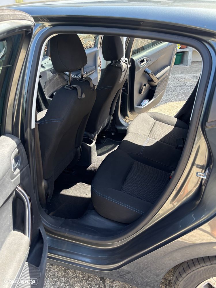 Peugeot 208 1.2 PureTech Style - 11