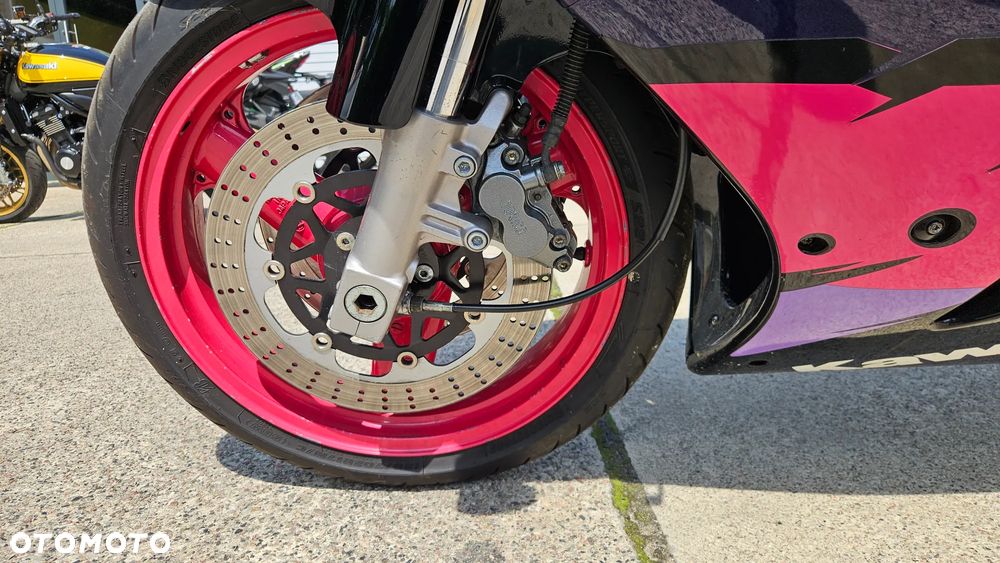 Kawasaki ZXR - 17