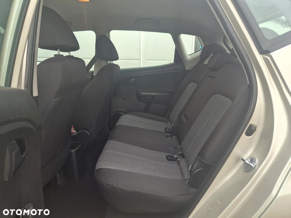 Kia Venga 1.4 CVVT ISG Edition 7 - 10