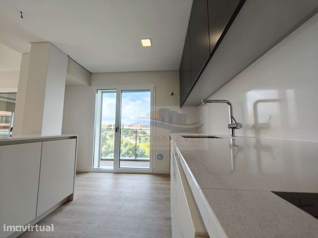Luxuoso apartamento T2 na Parede com vista desafogada - Grande imagem: 2/38