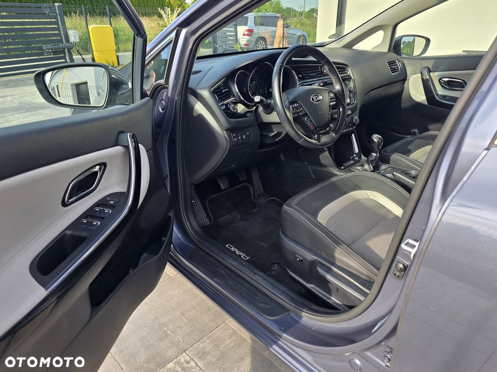 Kia Ceed 1.6 GDI Dream Team Edition - 15