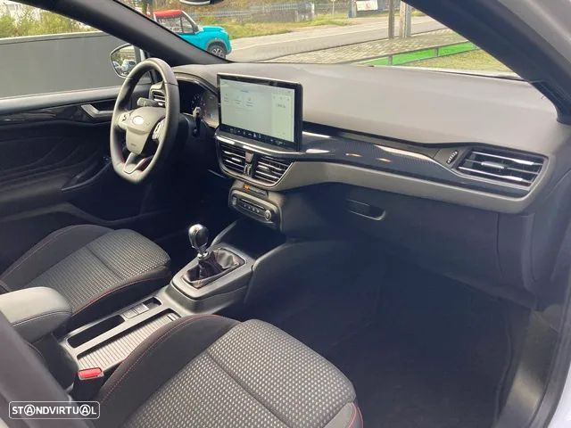 Ford Focus 1.0 EcoBoost MHEV ST-Line - 35