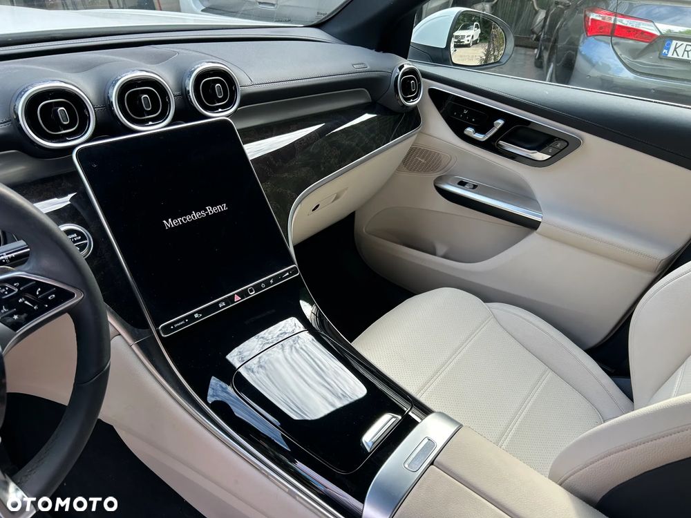 Mercedes-Benz GLC 300 4Matic 9G-TRONIC Avantgarde Advanced - 12