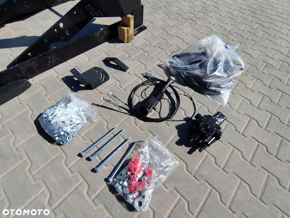Ładowacz czołowy TUR MTZ 82 | 92 | 920 Ursus 914 C-385, 8145, 912, 914, 1014, 10145 Zetor - 7