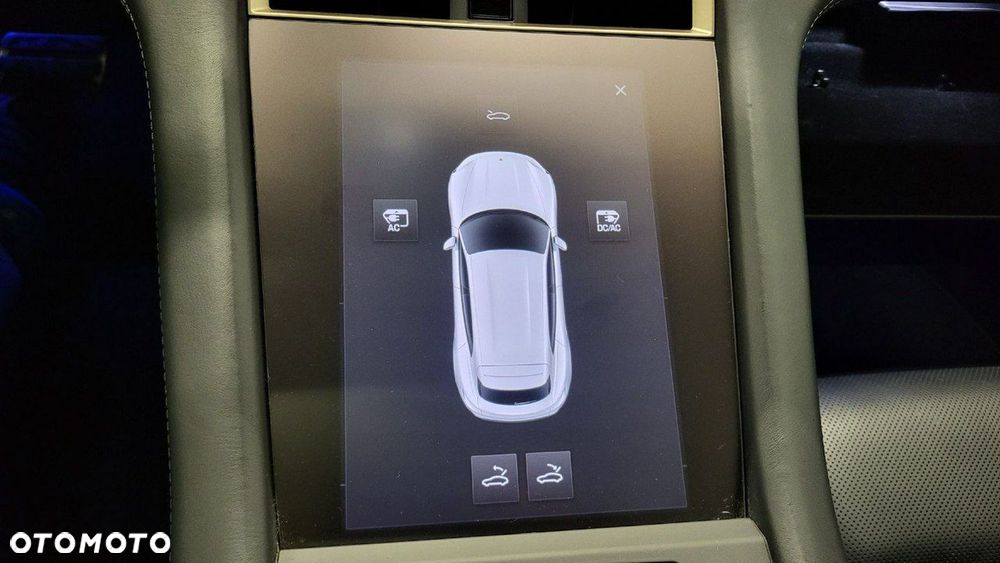 Porsche Taycan - 21