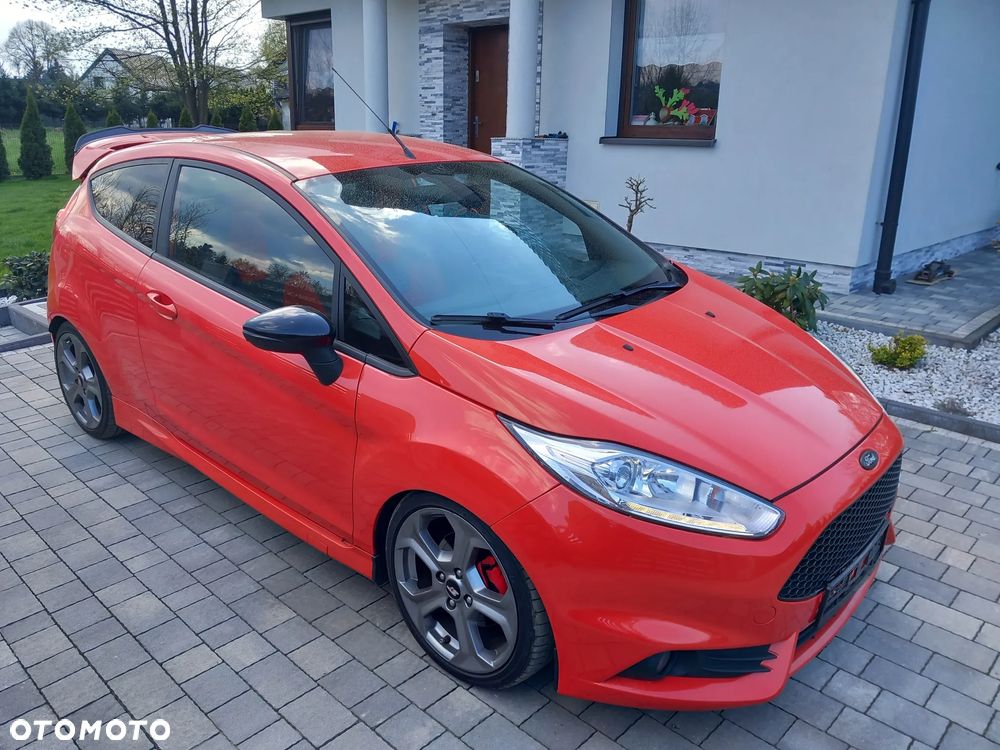 Ford Fiesta 1.6 EcoBoost ST - 18