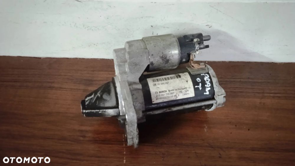 Rozrusznik Opel Adam Corsa E 25200067 Bosch 0001192087 - 1