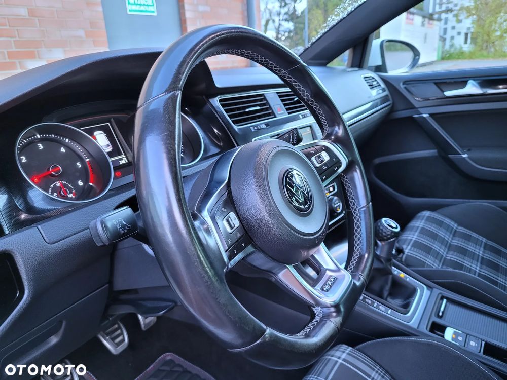 Volkswagen Golf GTD (BlueMotion Technology) - 13