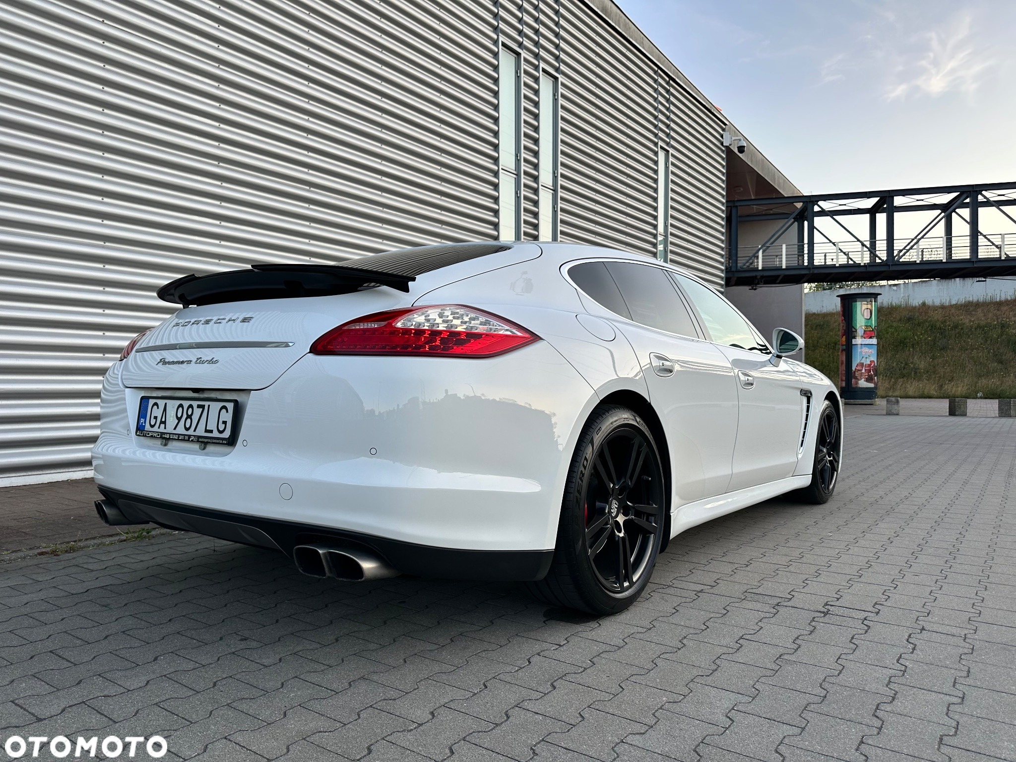 Porsche Panamera Turbo PDK - 8