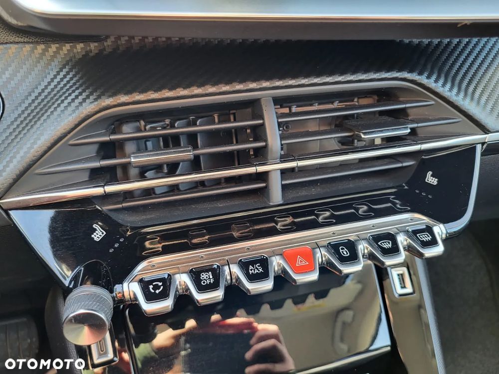 Peugeot 2008 PureTech 130 EAT8 Allure - 29