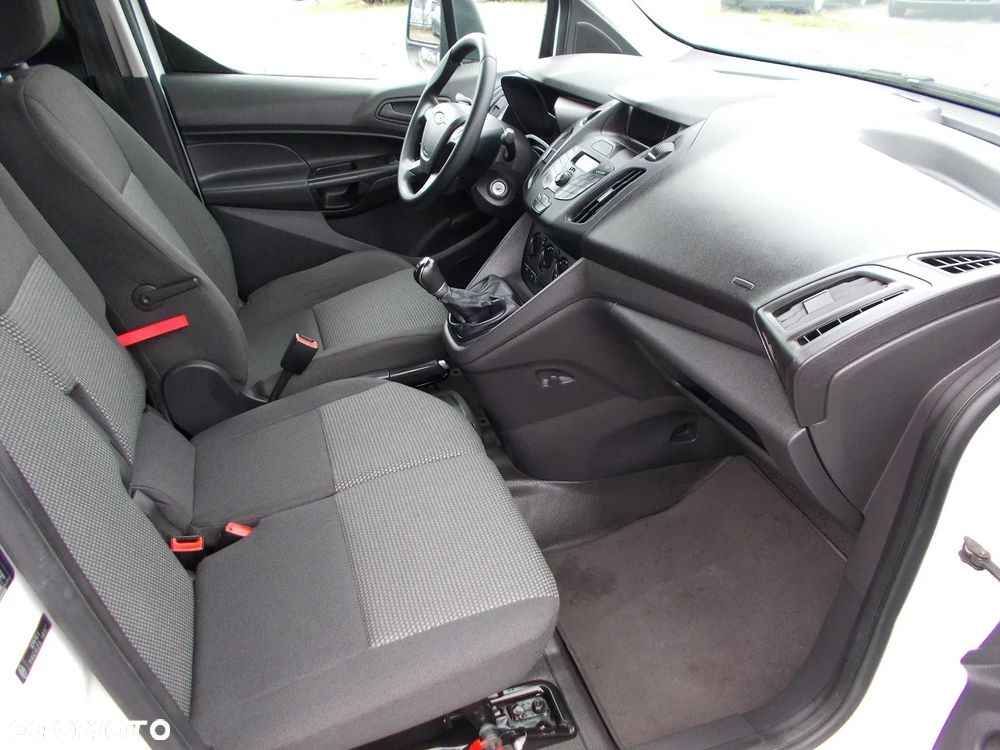 Ford Transit Connect - 13