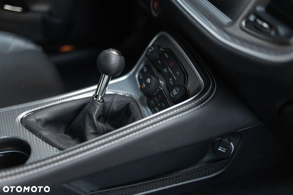 Dodge Challenger - 22