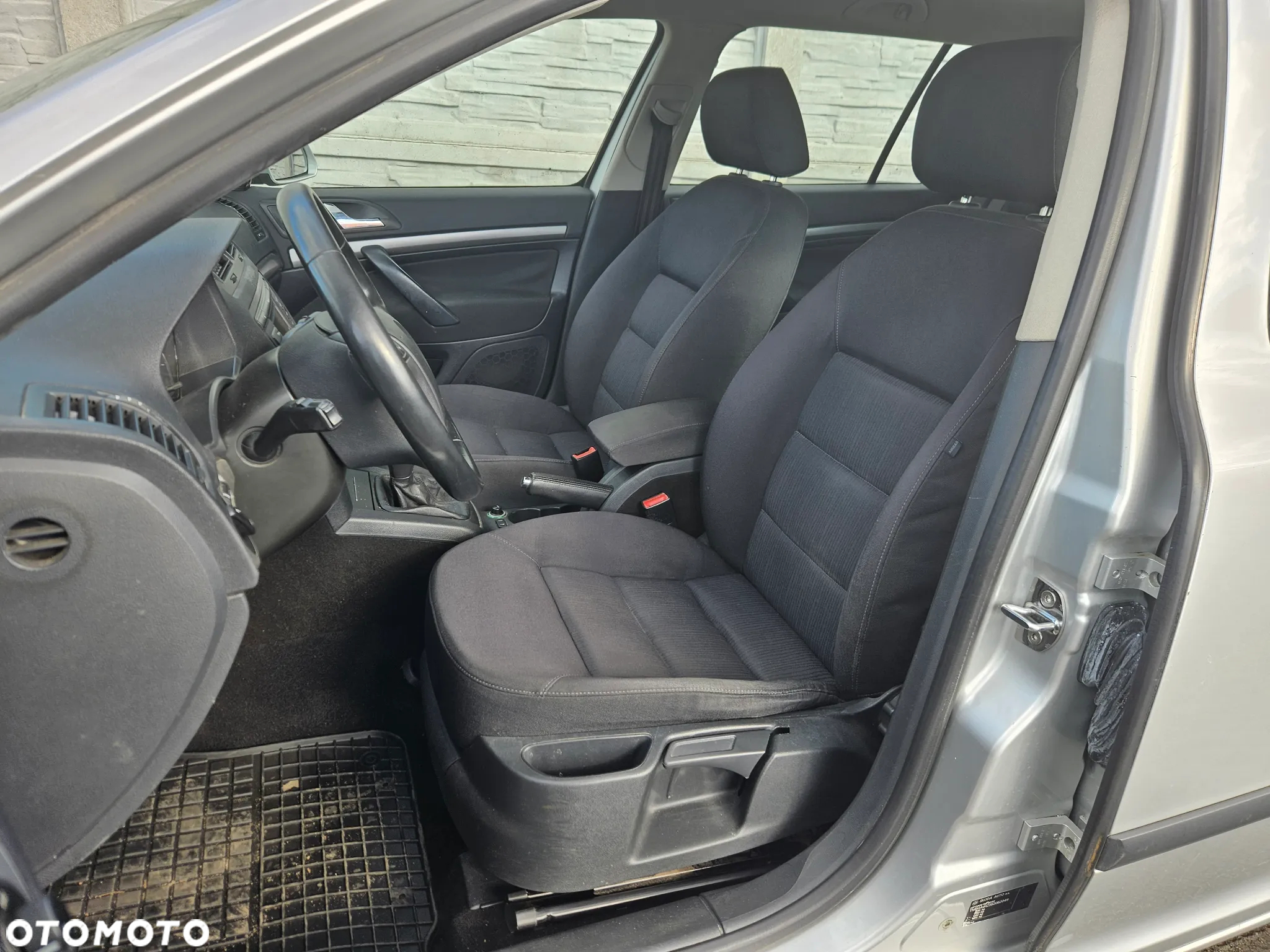 Skoda Octavia Combi 1.6 Elegance - 12