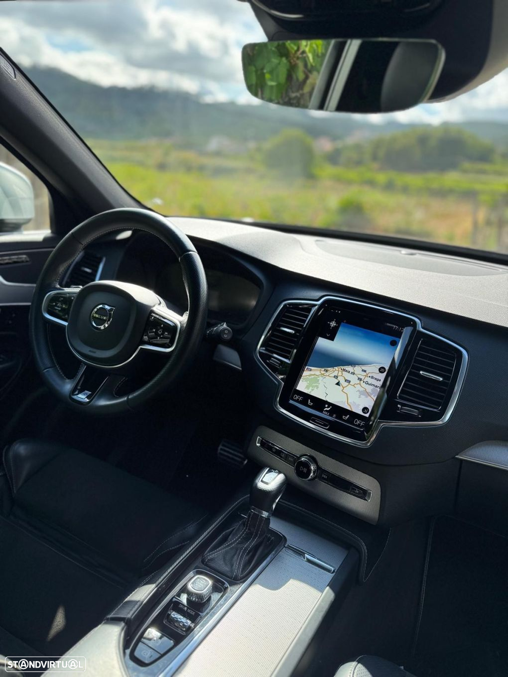 Volvo XC 90 2.0 D4 R-Design - 33