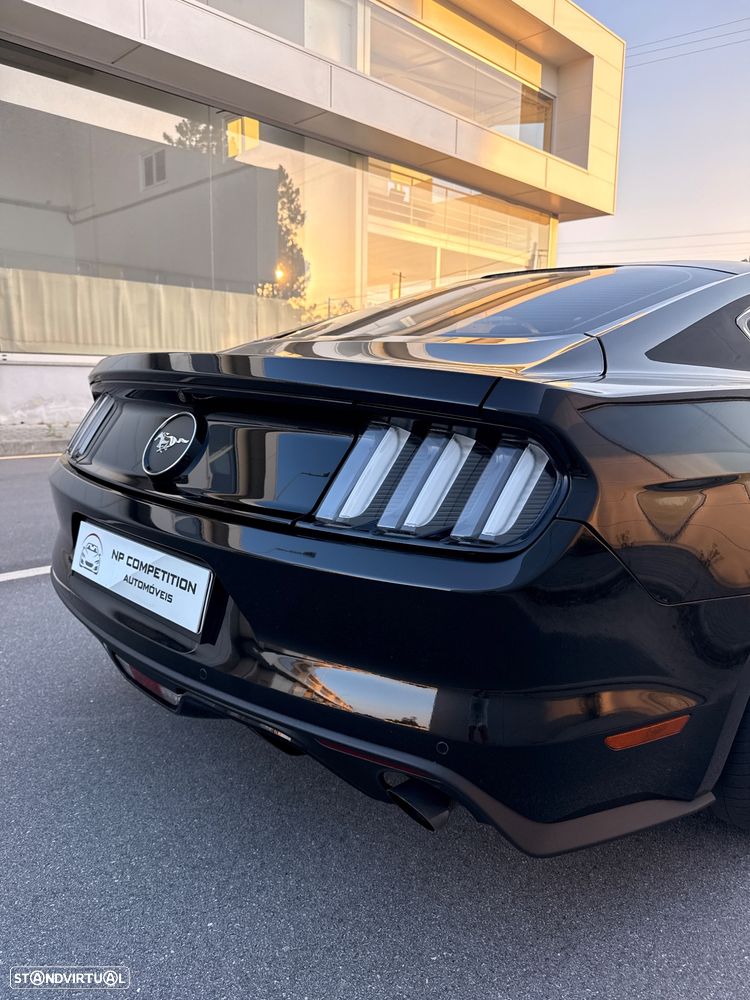 Ford Mustang 2.3i EcoBoost - 8