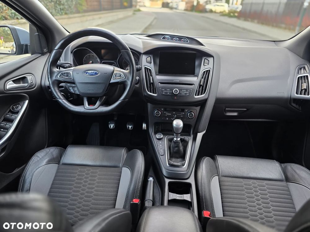 Ford Focus ST - 27