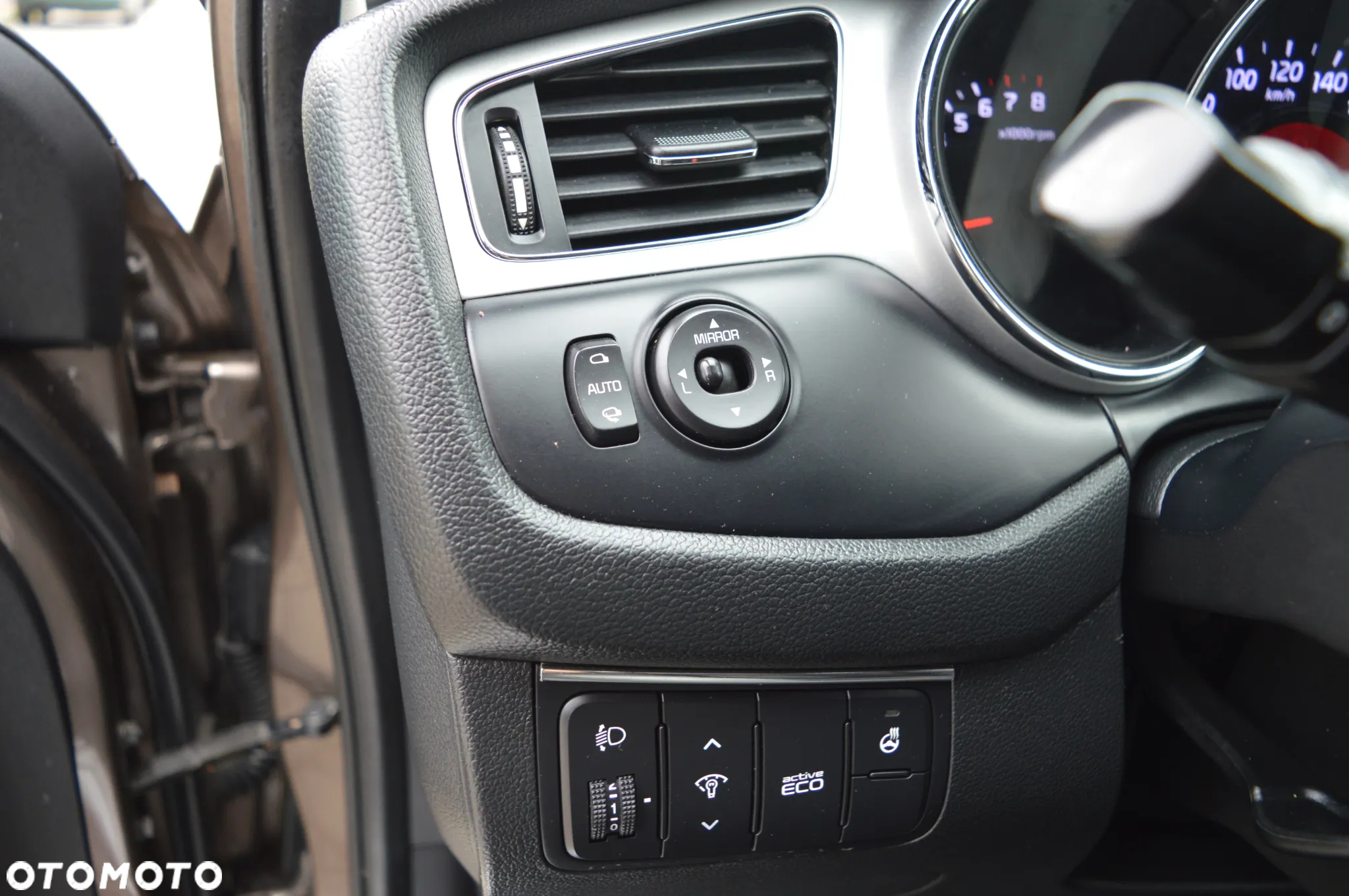 Kia Ceed 1.6 GDI DCT Vision - 23