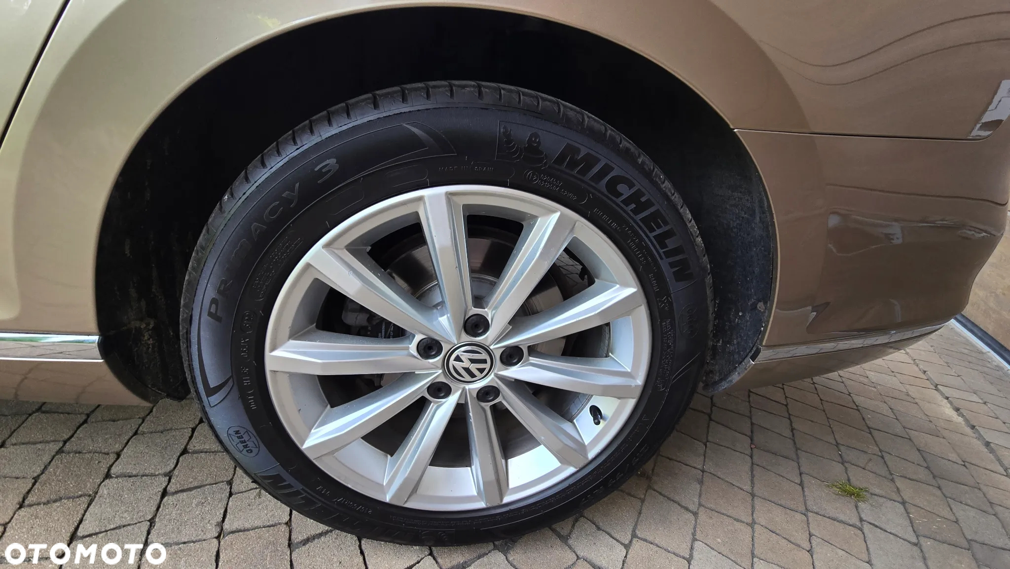 Volkswagen Passat - 27