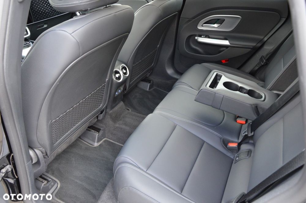 Mercedes-Benz CLA 200 mHEV 4-Matic 8G-DCT - 18