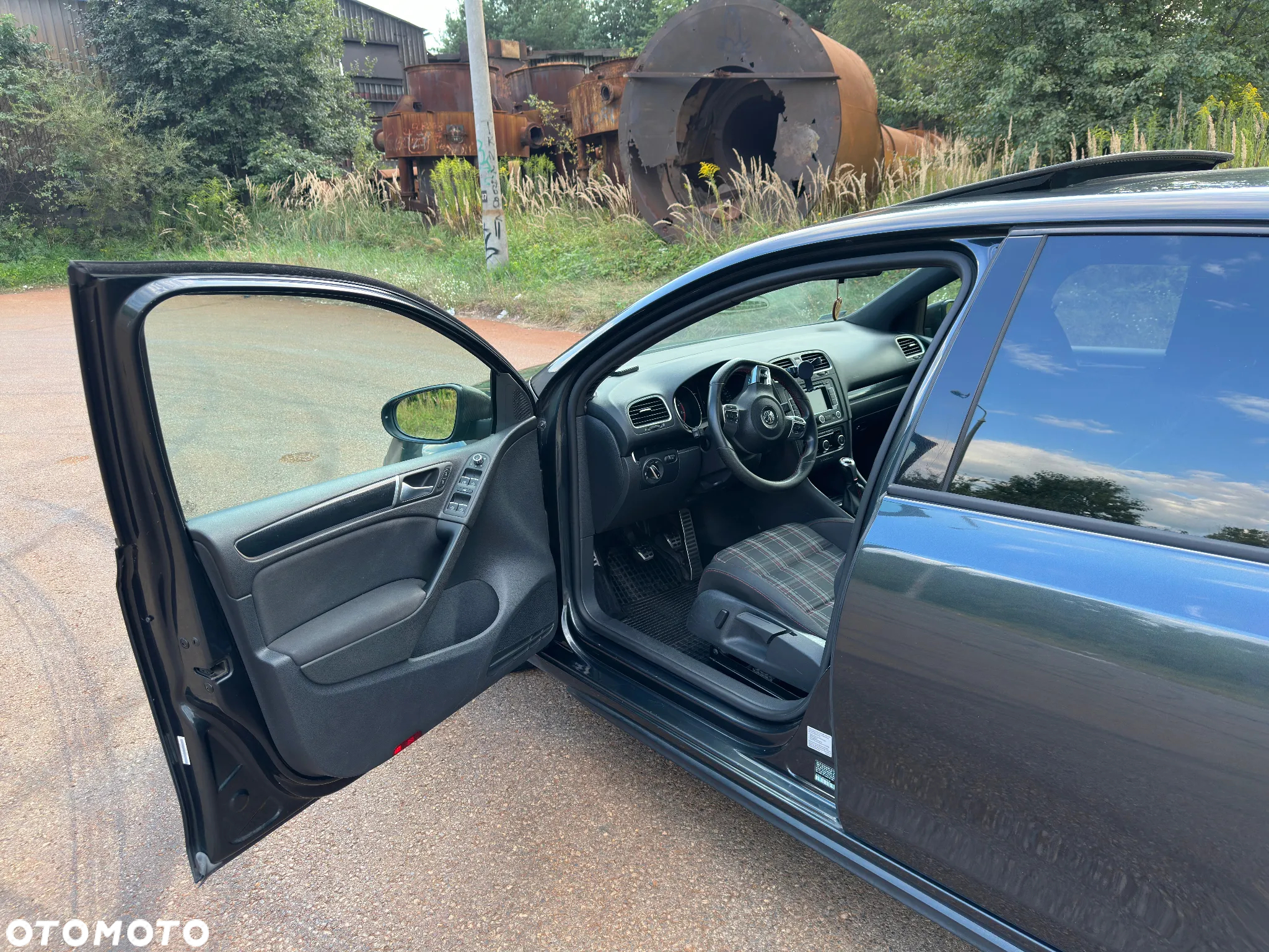 Volkswagen Golf VI 2.0 TSI GTI - 11