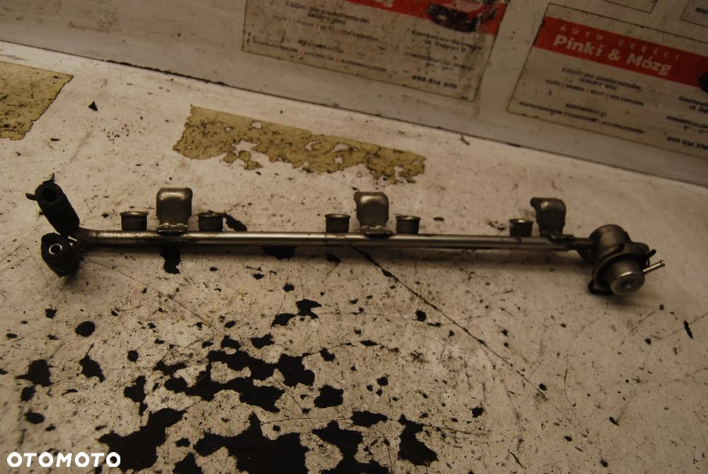 LISTWA WTRYSKOWA 071133317A 2.3 AGZ VW BORA GOLF IV SEAT - 2