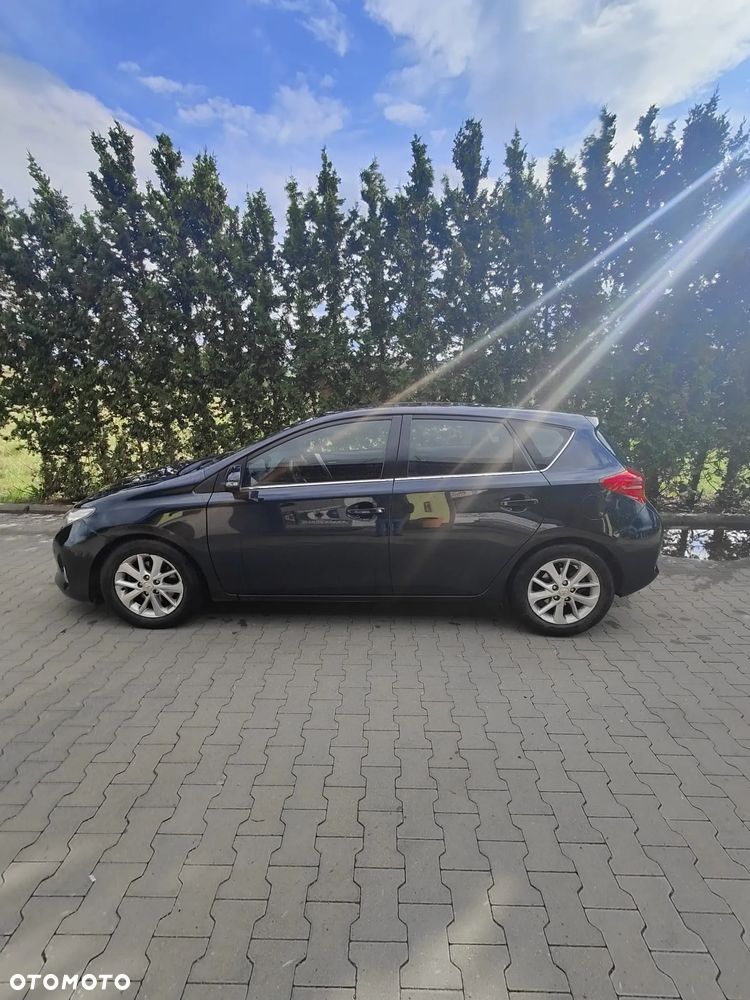 Toyota Auris 2.0 D-4D Prestige - 2