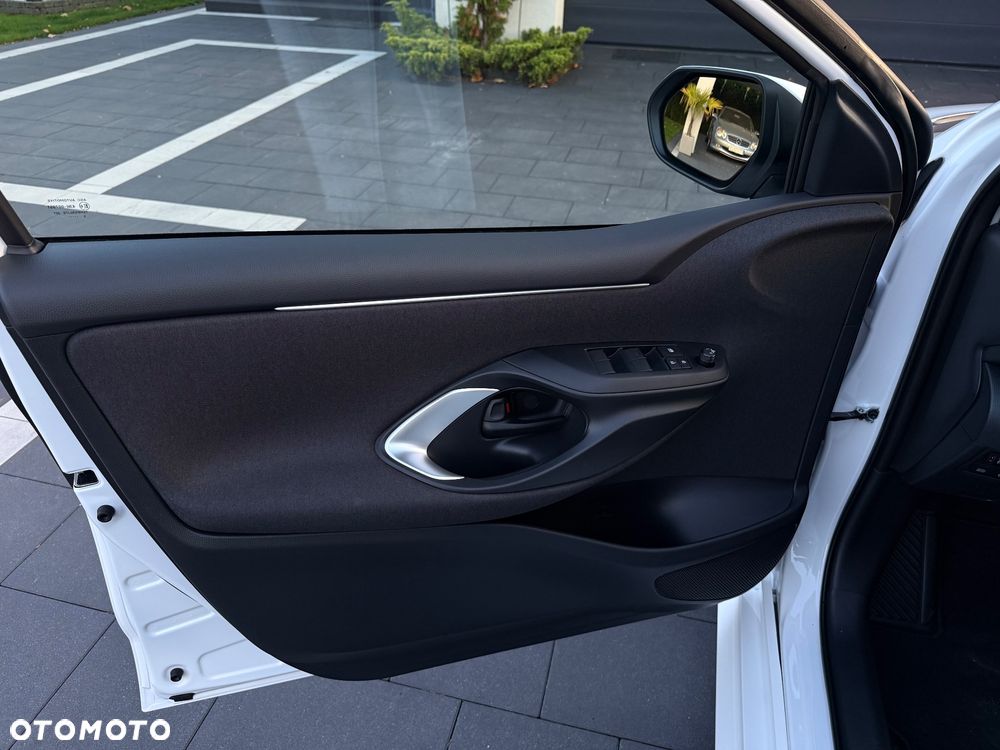 Toyota Yaris - 16