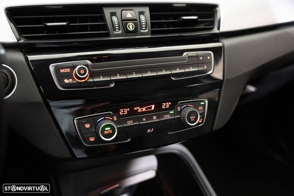 BMW X1 25 e xDrive Corporate Edition - 21