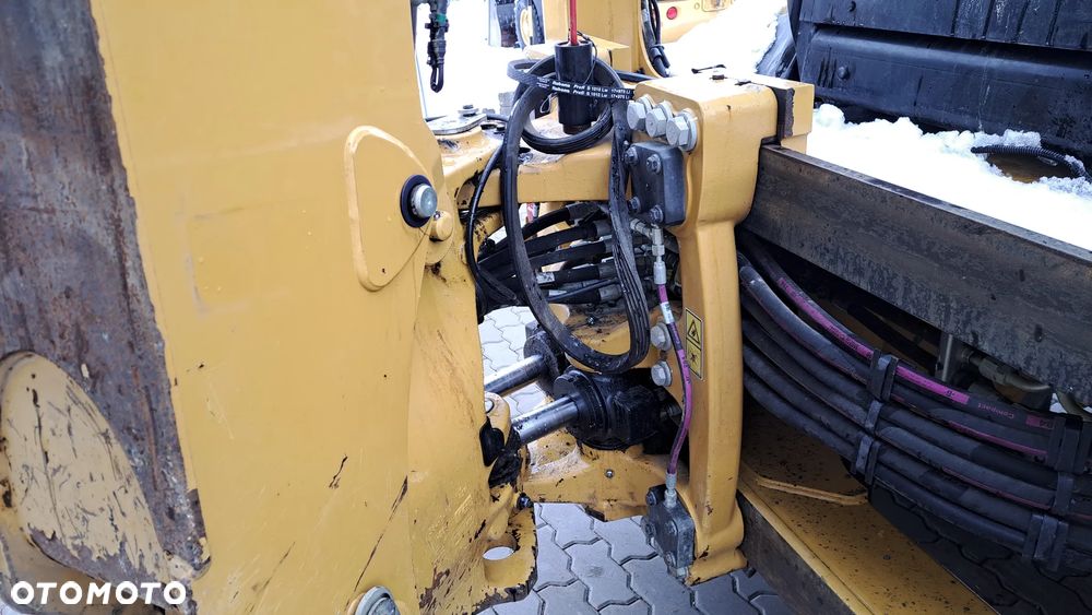 Caterpillar 444 - 18