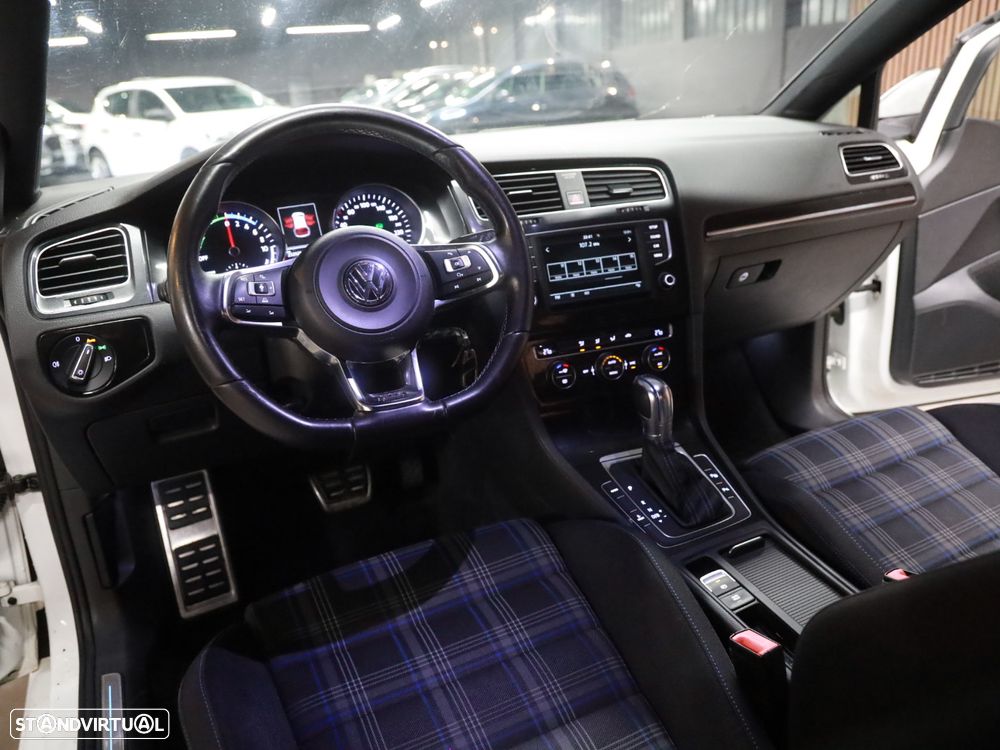 VW Golf 1.4 GTE Plug-In-Hybrid DSG - 12