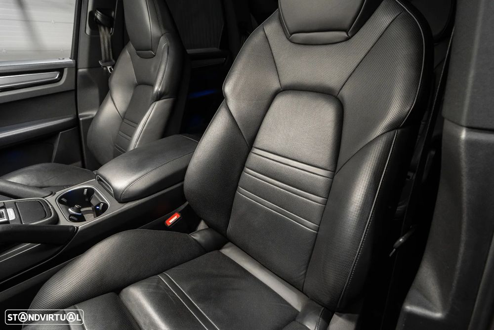 Porsche Cayenne Platinum Edition - 23