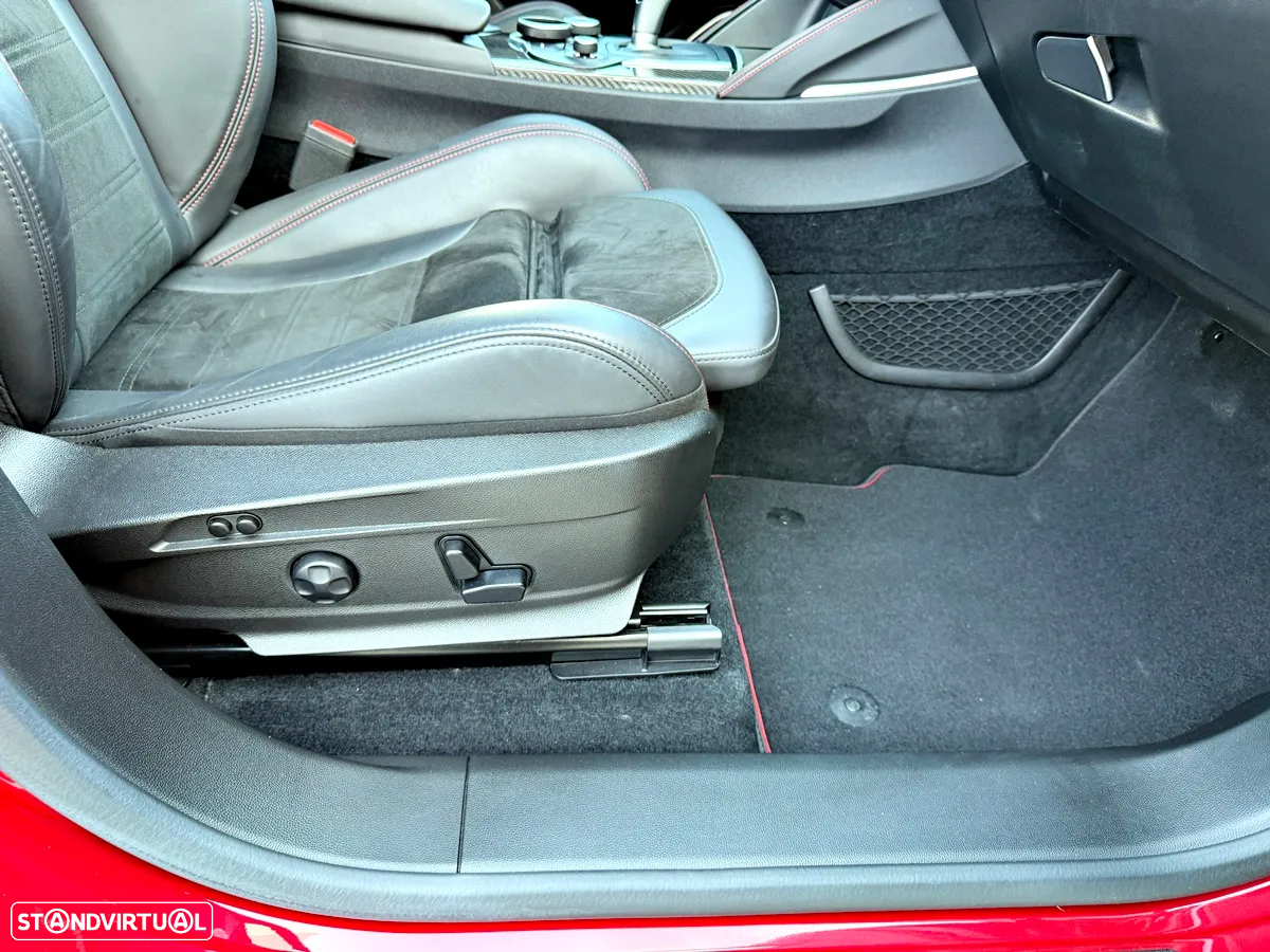 Alfa Romeo Stelvio 2.9 T Quadrifoglio Q4 - 27
