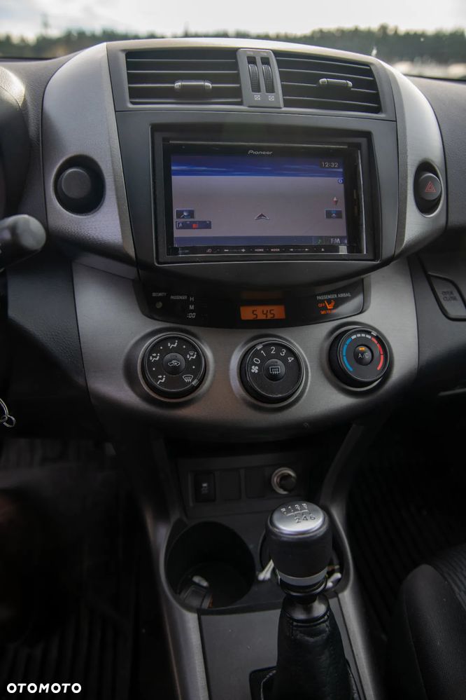 Toyota RAV4 2.0 VVT-i Sol 4x2 - 9