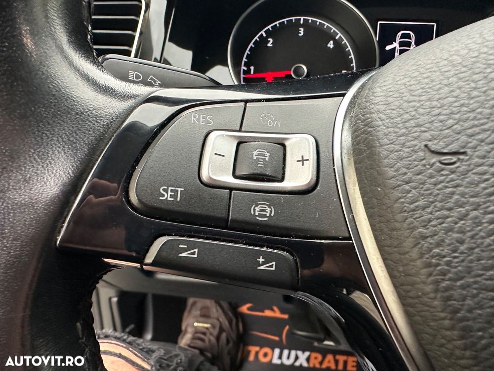 Volkswagen Golf - 21