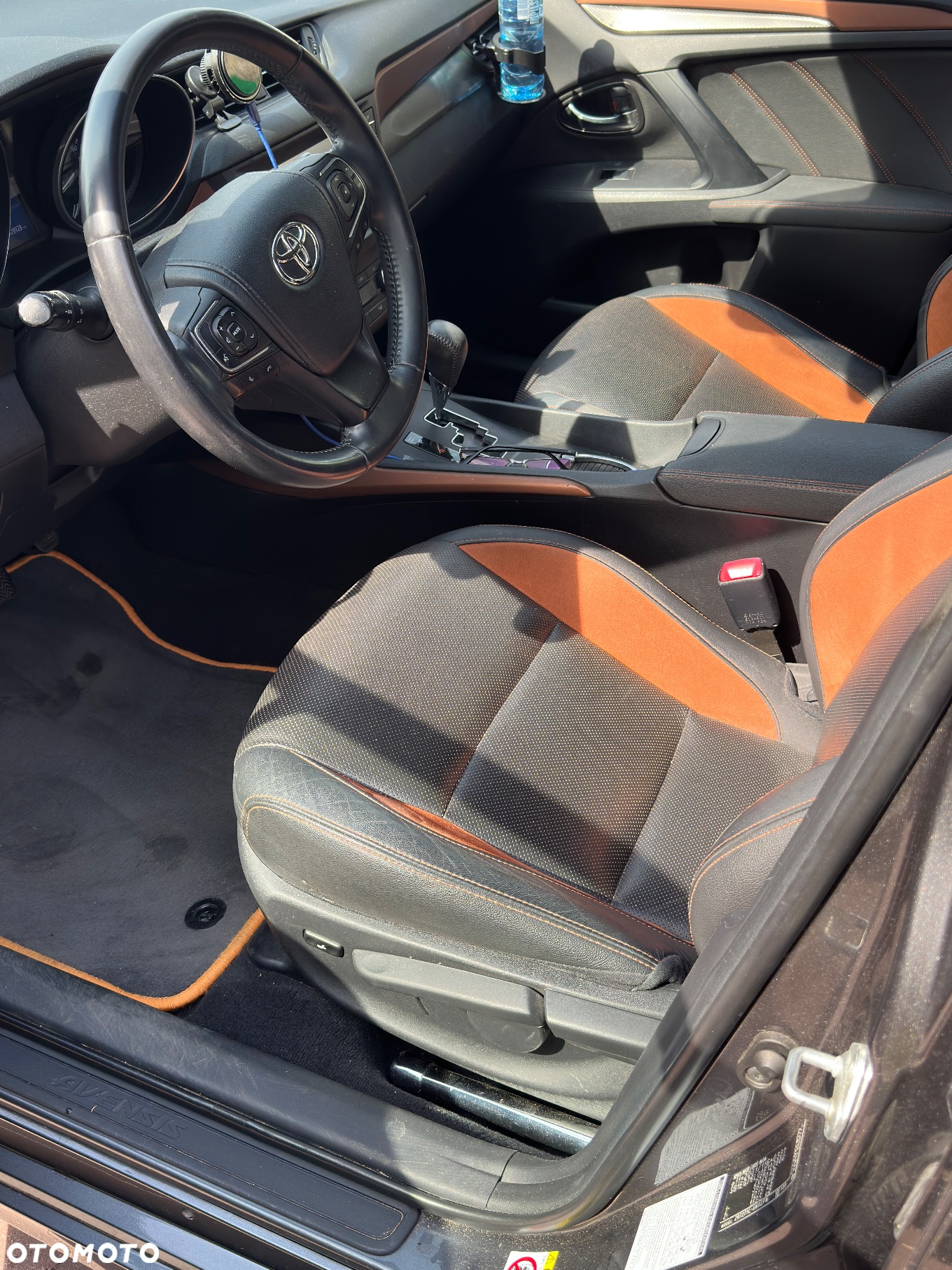 Toyota Avensis 1.8 Premium MS - 10